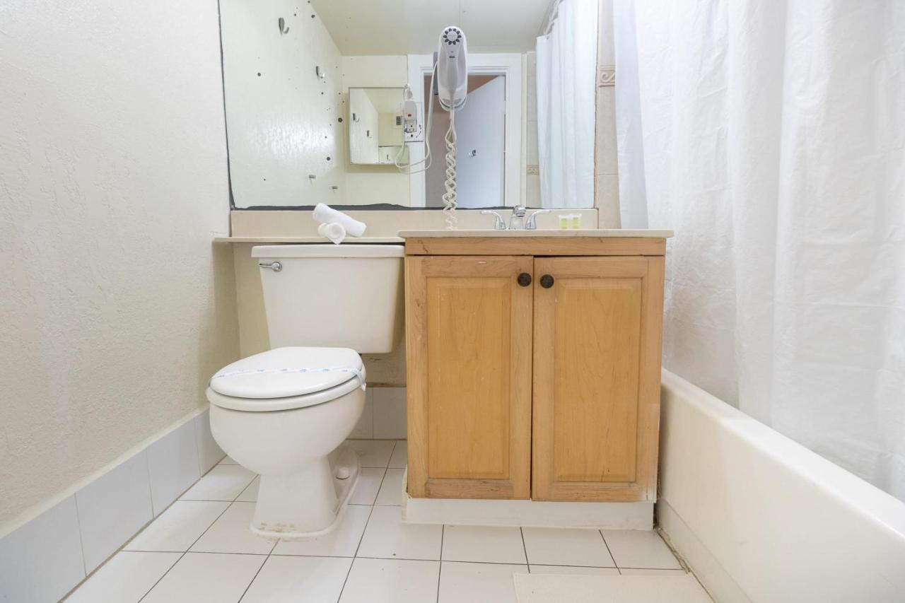433 Studio Hollywood Beach Dania Beach Exterior photo